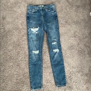 Selling because they don’t fit me.